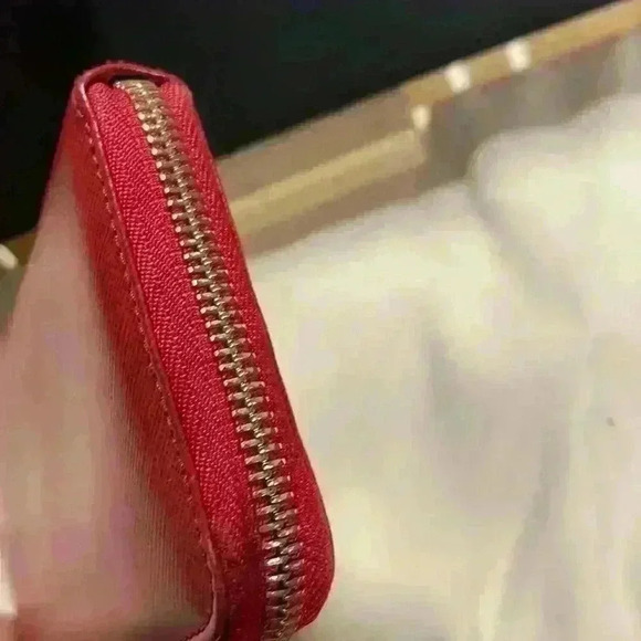 Ferragamo Zip Wallet w/ Dust Bag - Picture 7 of 11